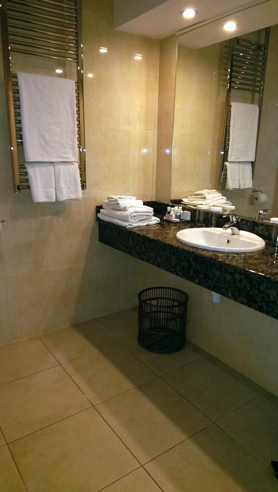 The Shirley Arms Hotel Carrickmacross Room photo